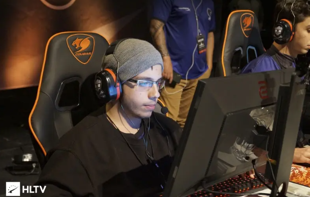 中尤为突出 中尤为突出